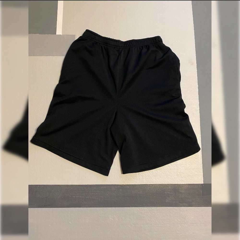 Men’s Medium Black Basketball Shorts